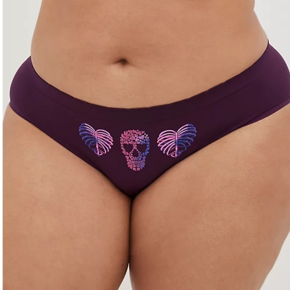 NEW torrid skull and heart hipster panties - Picture 2 of 5